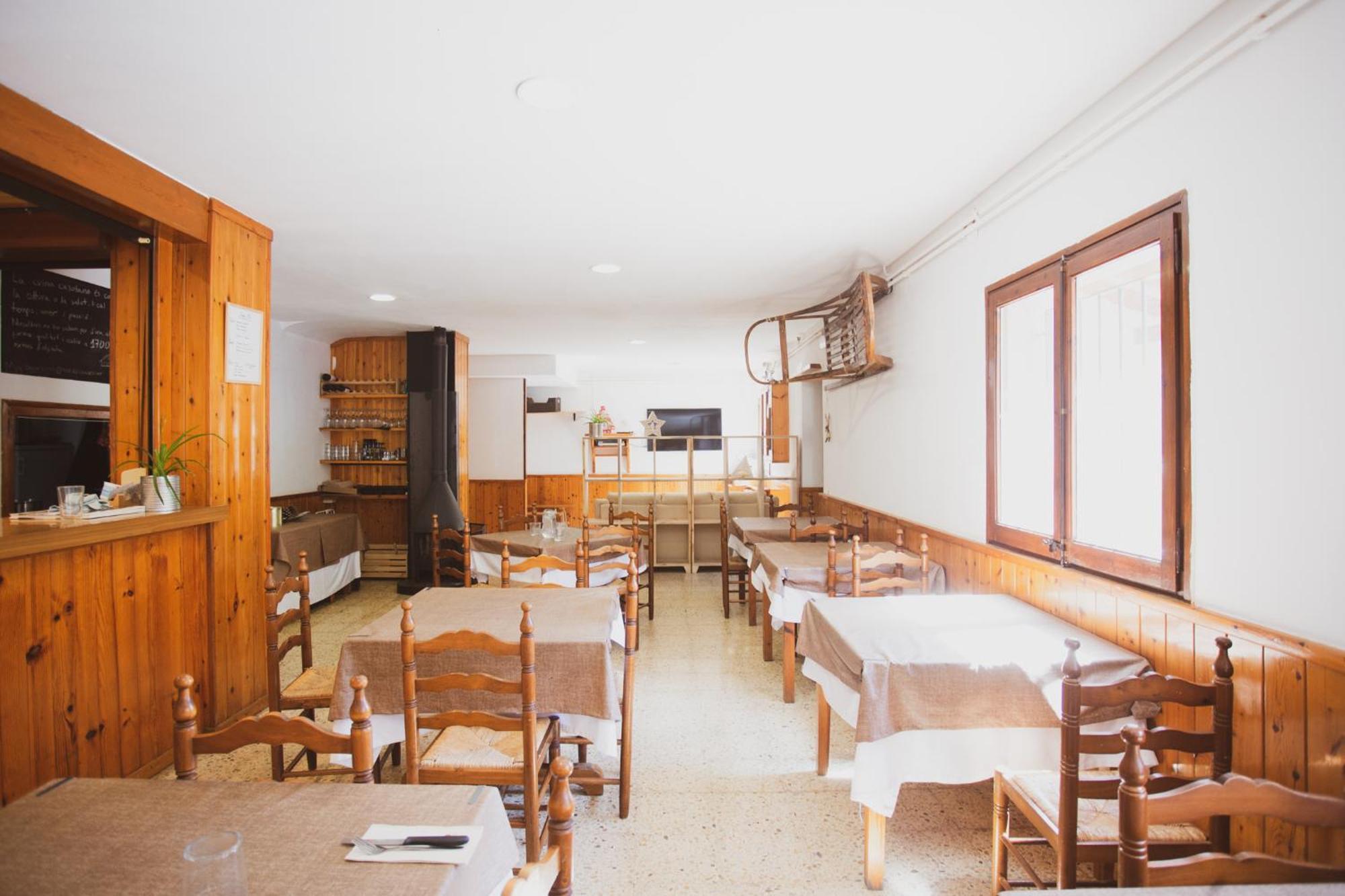 Coll De Port Hostel Tuixen Buitenkant foto